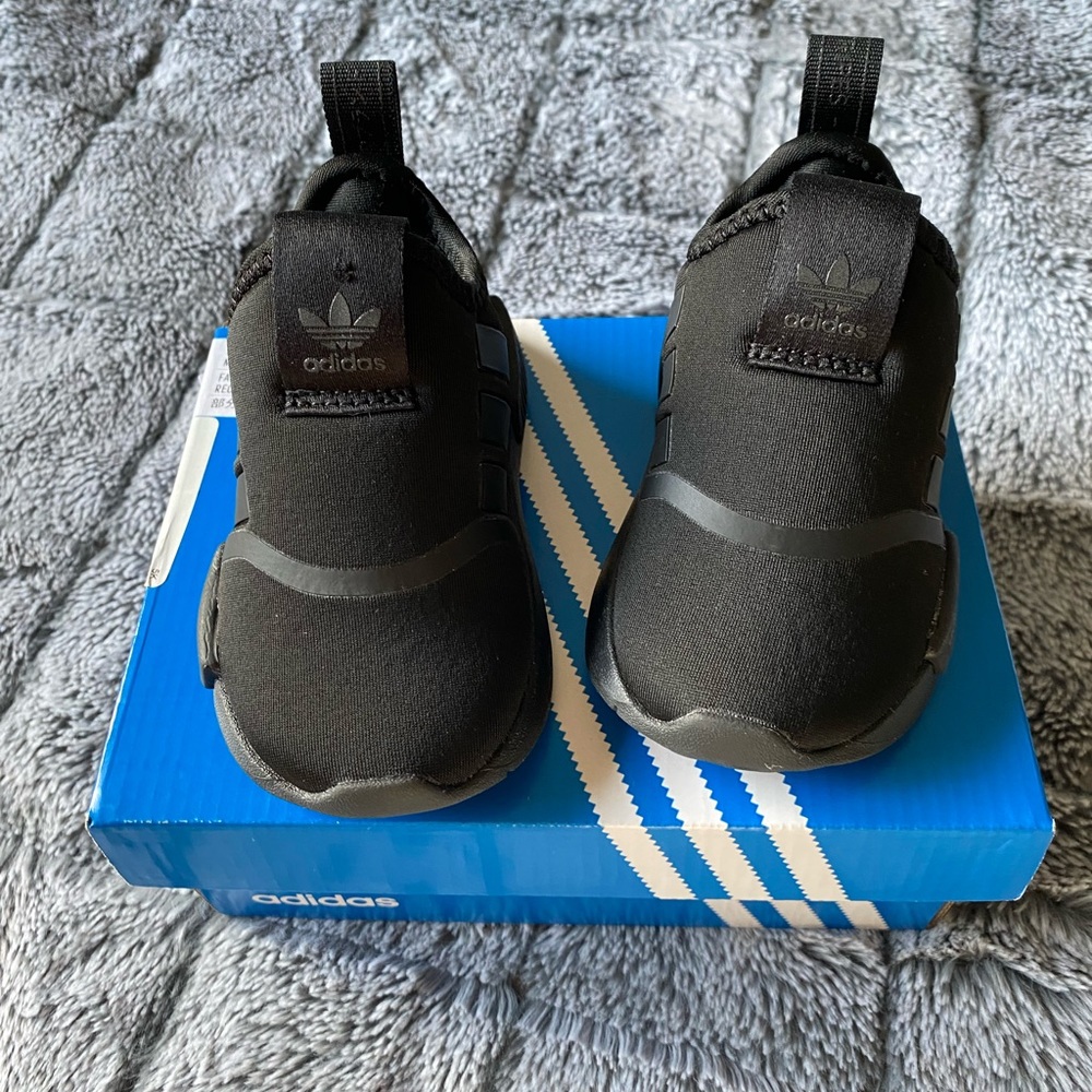 Toddler slip on Adidas size 5 all black Originals never worn